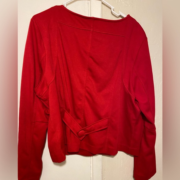 Red coat - Picture 2 of 2